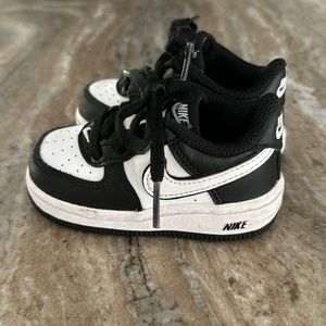 Nike Air Force 1 Pandas Size 5 (toddler)